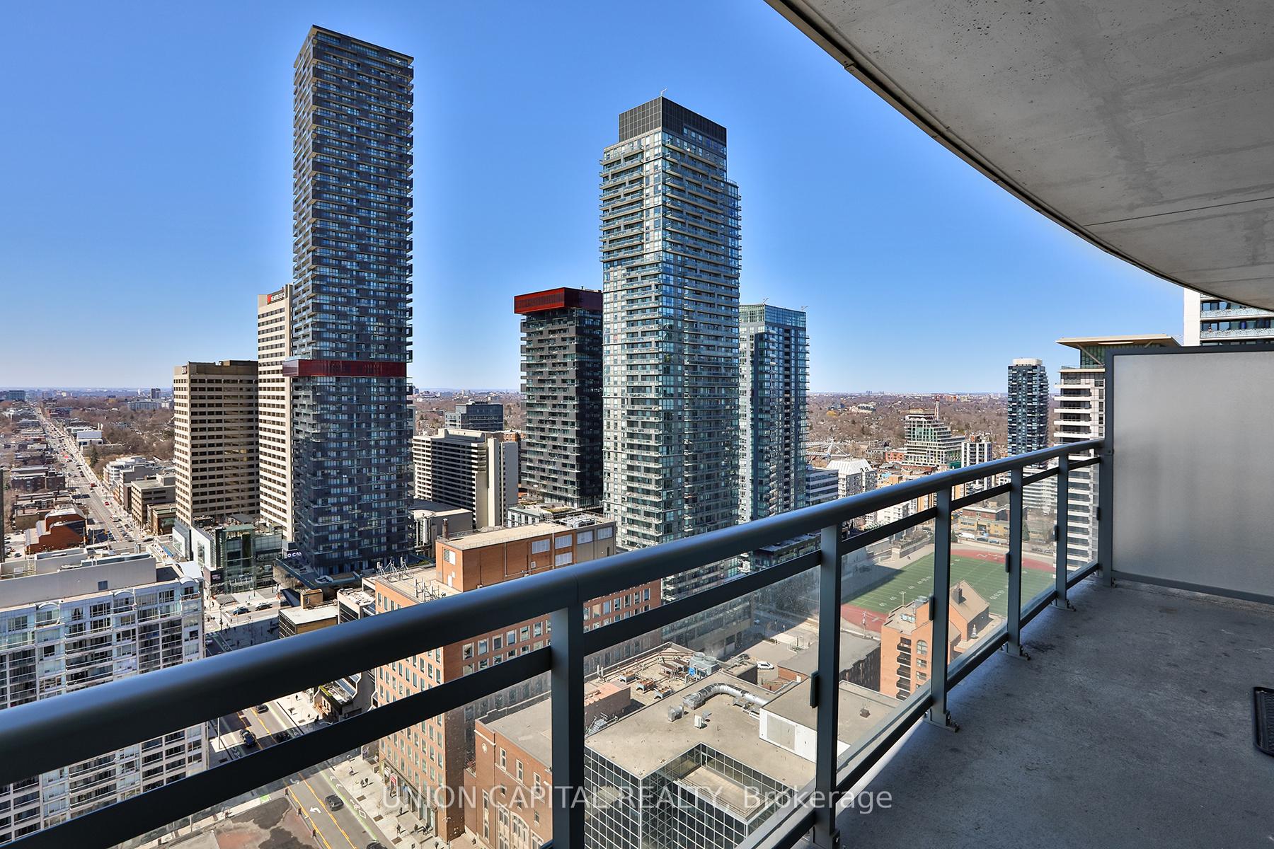 2 Bedrooms Condo at 89 Dunfield, Toronto For sale