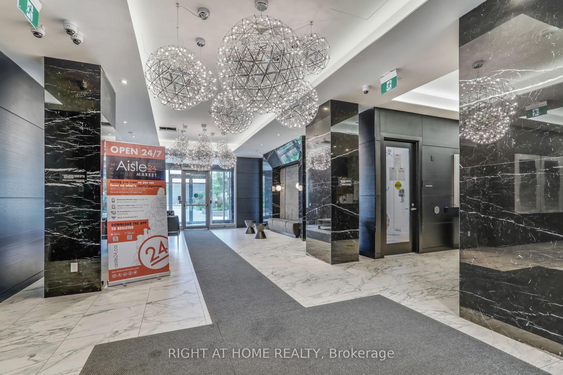 4 Bedrooms Condo at 31 Tippett, Toronto For sale