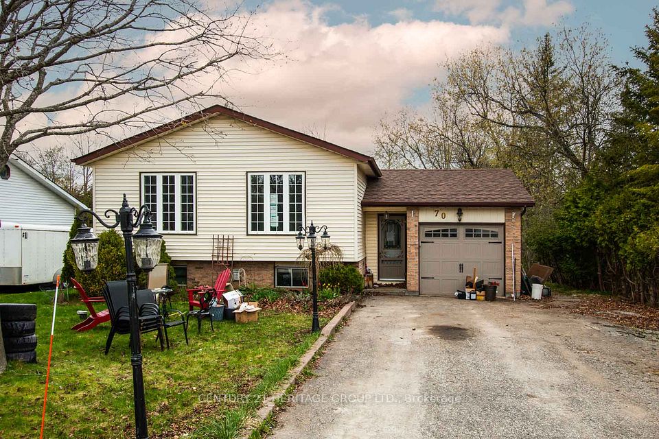 70 Dorothy Avenue, Georgina, ON L0E 1R0
