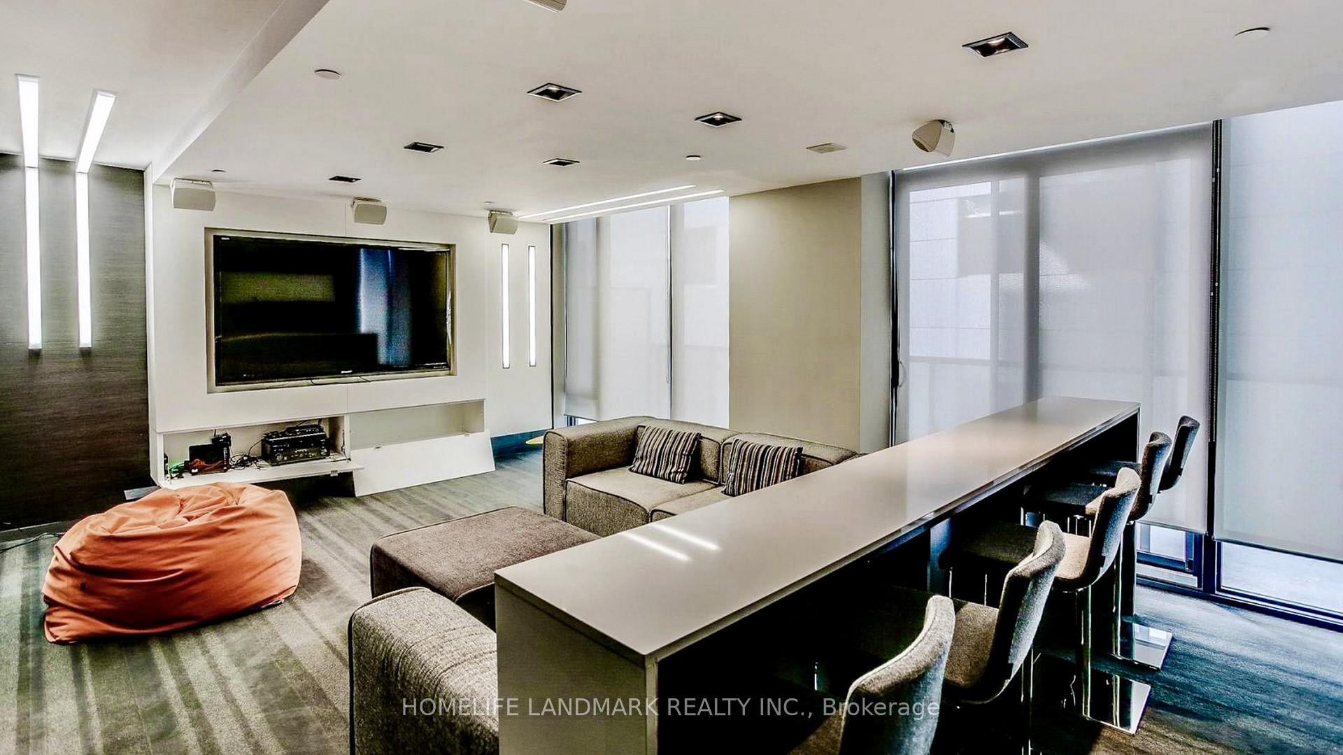 2 Bedrooms Condo at 101 Peter, Toronto For sale