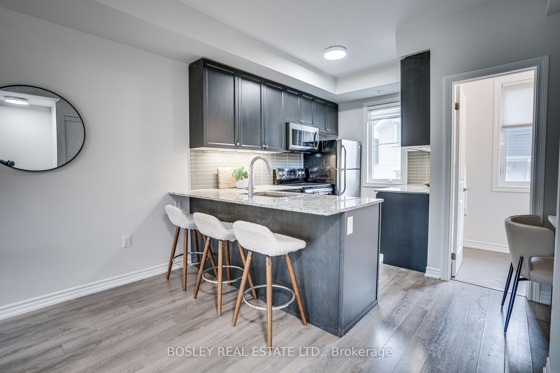 2 Bedrooms Condo at 390 Hopewell, Toronto For sale