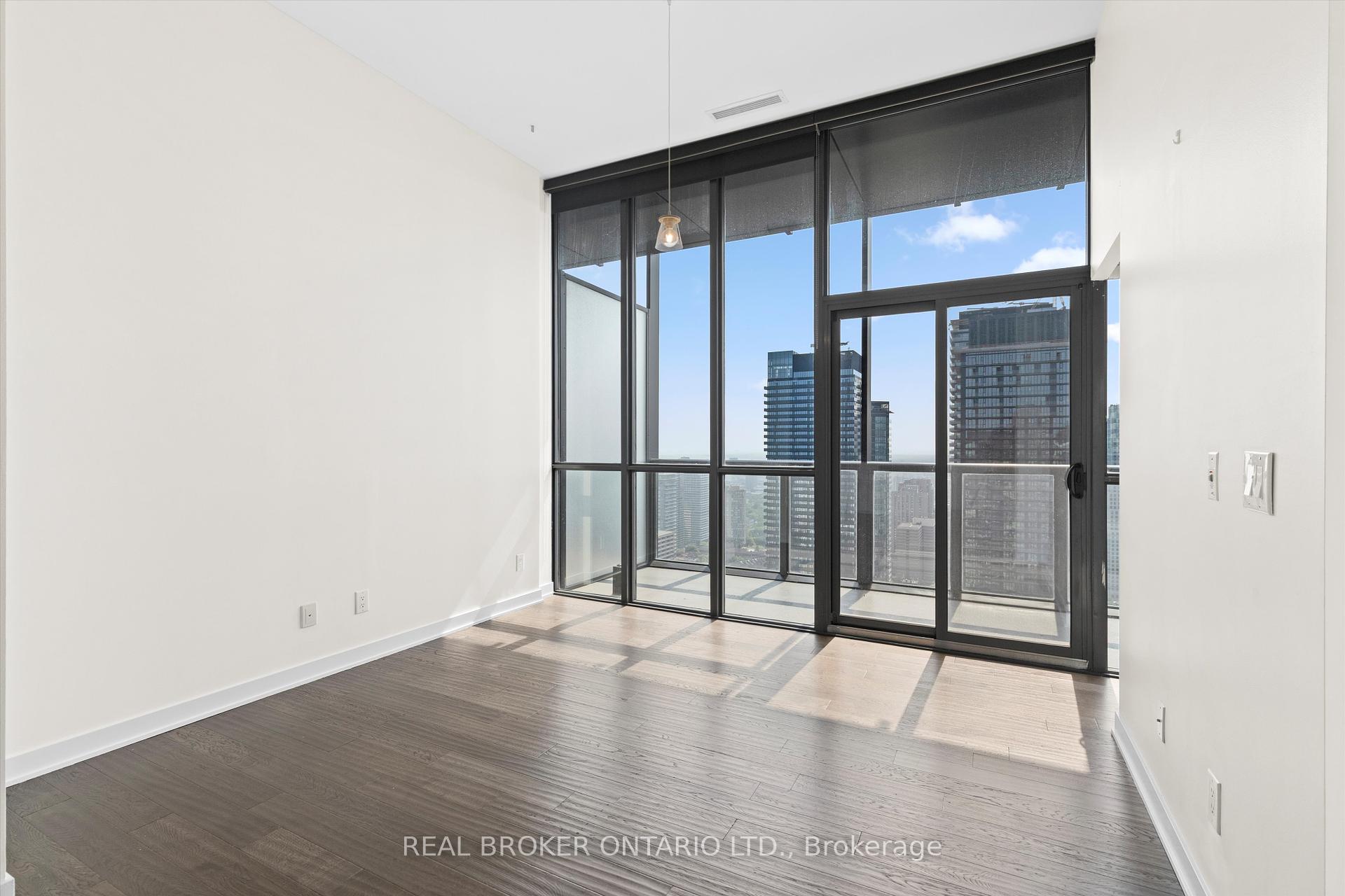 1 Bedroom Condo at 110 Charles, Toronto For sale