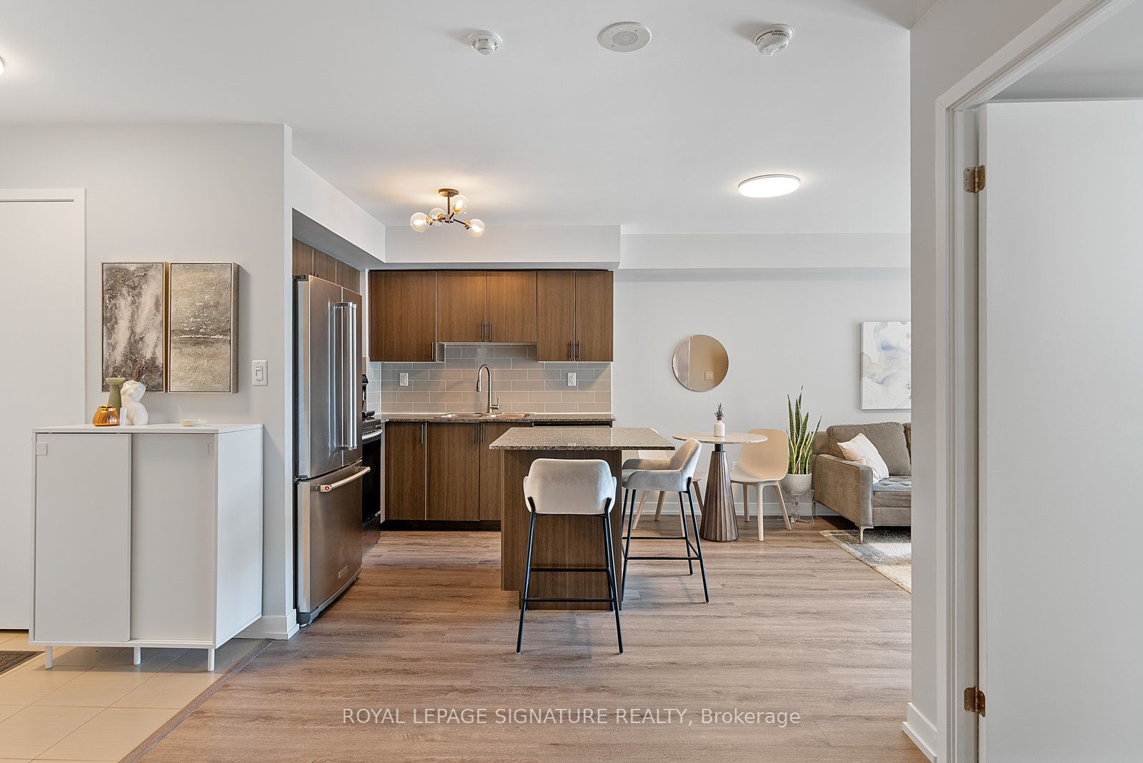 816 Lansdowne Avenue, #410