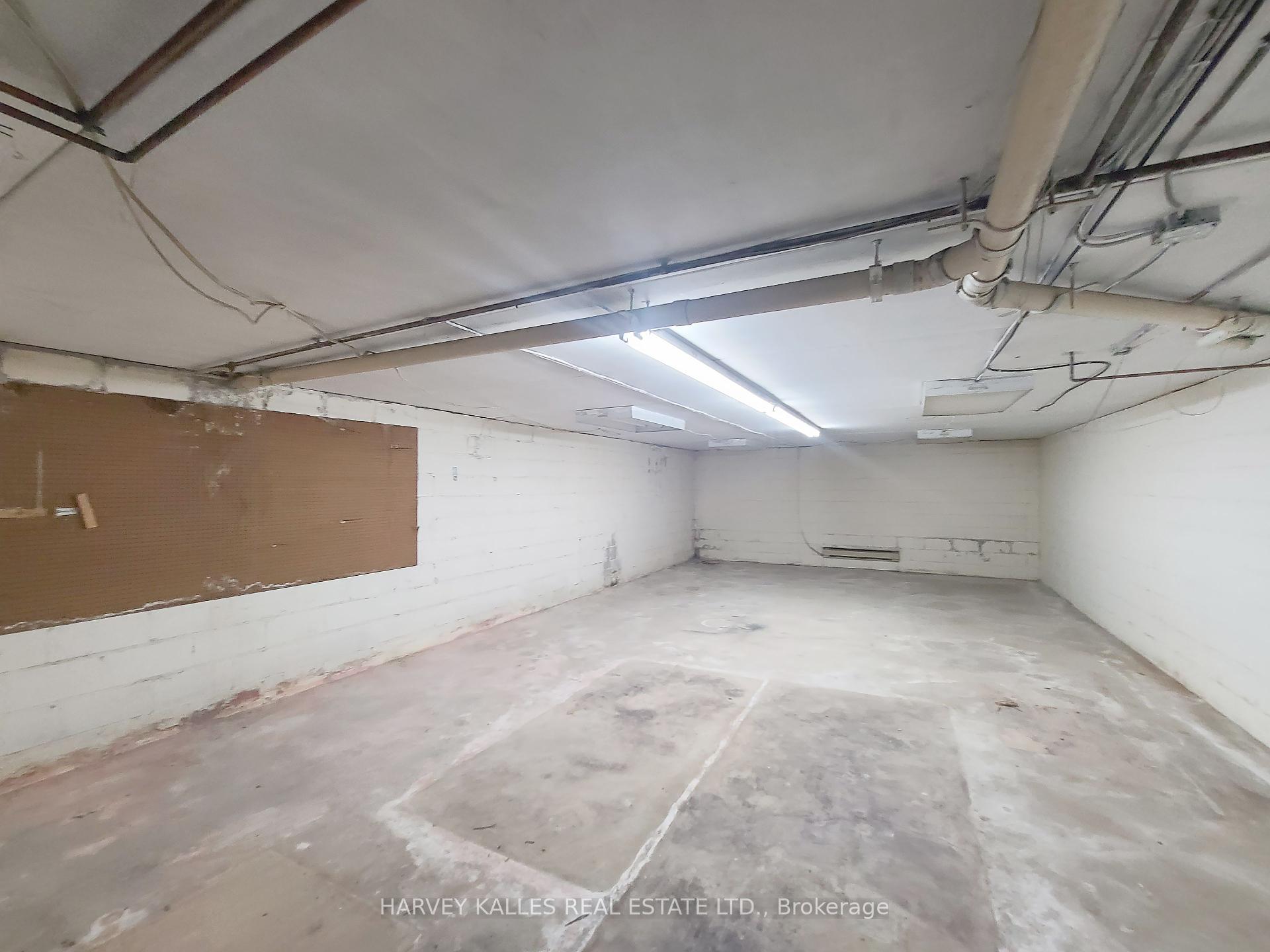 3819 Lake Shore Boulevard W retail