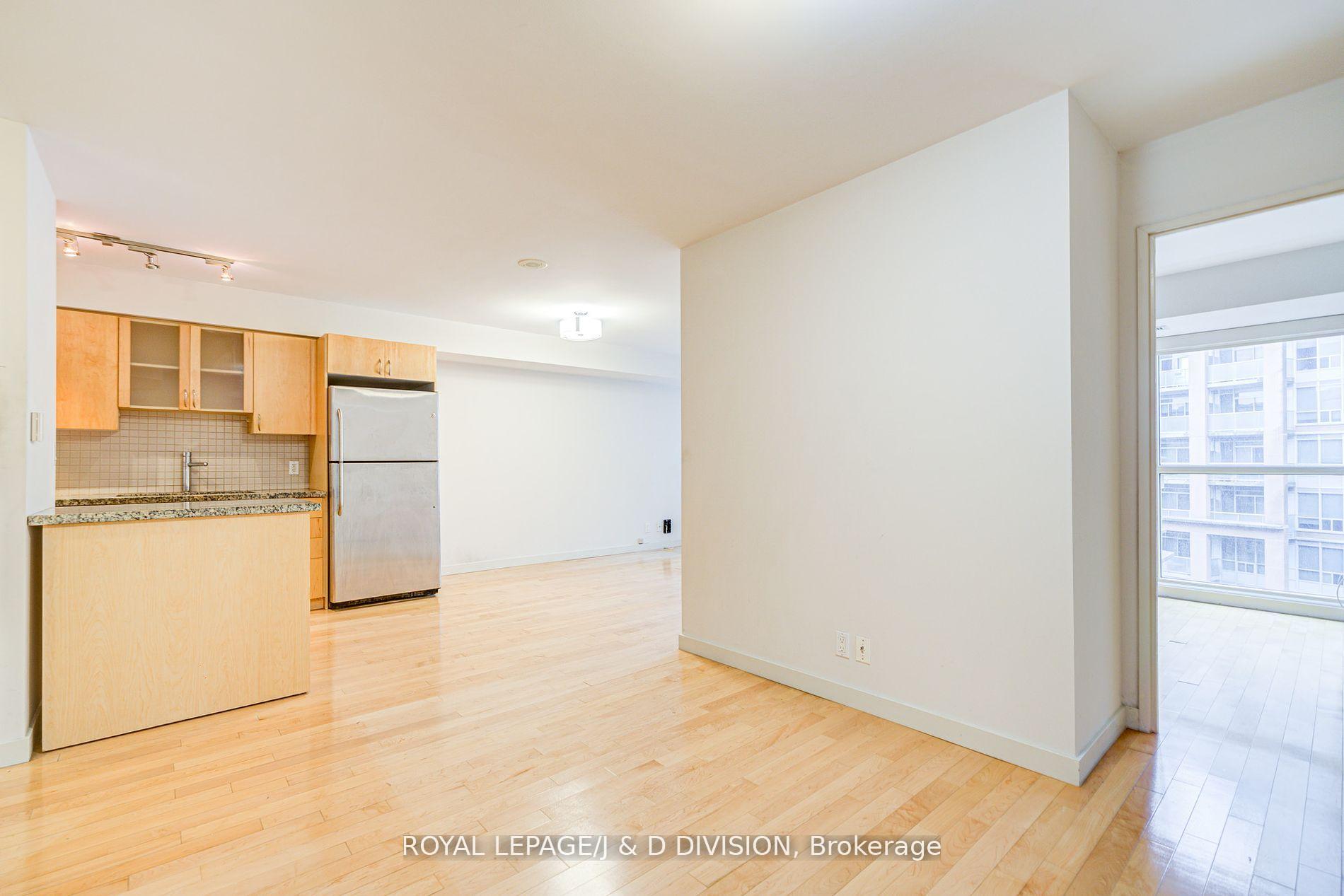3 Bedrooms Condo at 1005 King, Toronto For sale