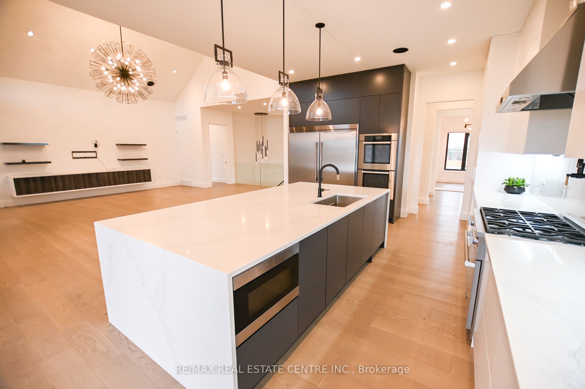 7325 Sunset Place, #3