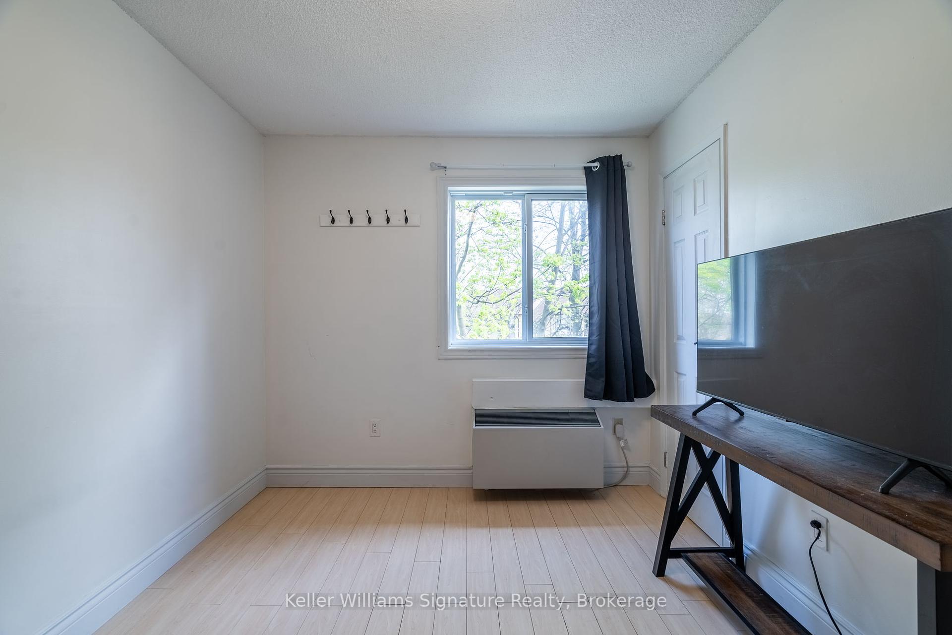 3 Bedrooms Condo at 3835 Lake Shore, Toronto For sale