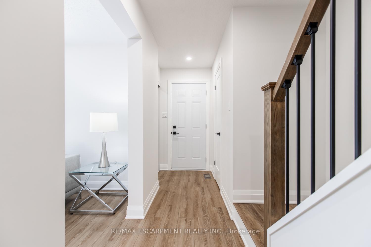 3 Bedrooms Condo at 150 Gateshead, Hamilton For sale