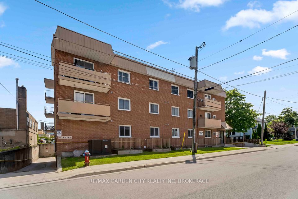 #202 - 4692 Crysler Avenue, Niagara Falls, ON L2E 3V8