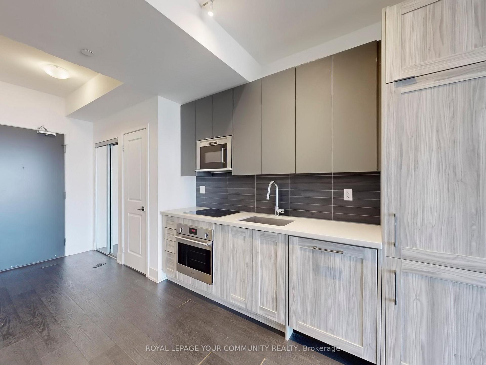 2 Bedrooms Condo at 2908 Highway 7, Vaughan For sale