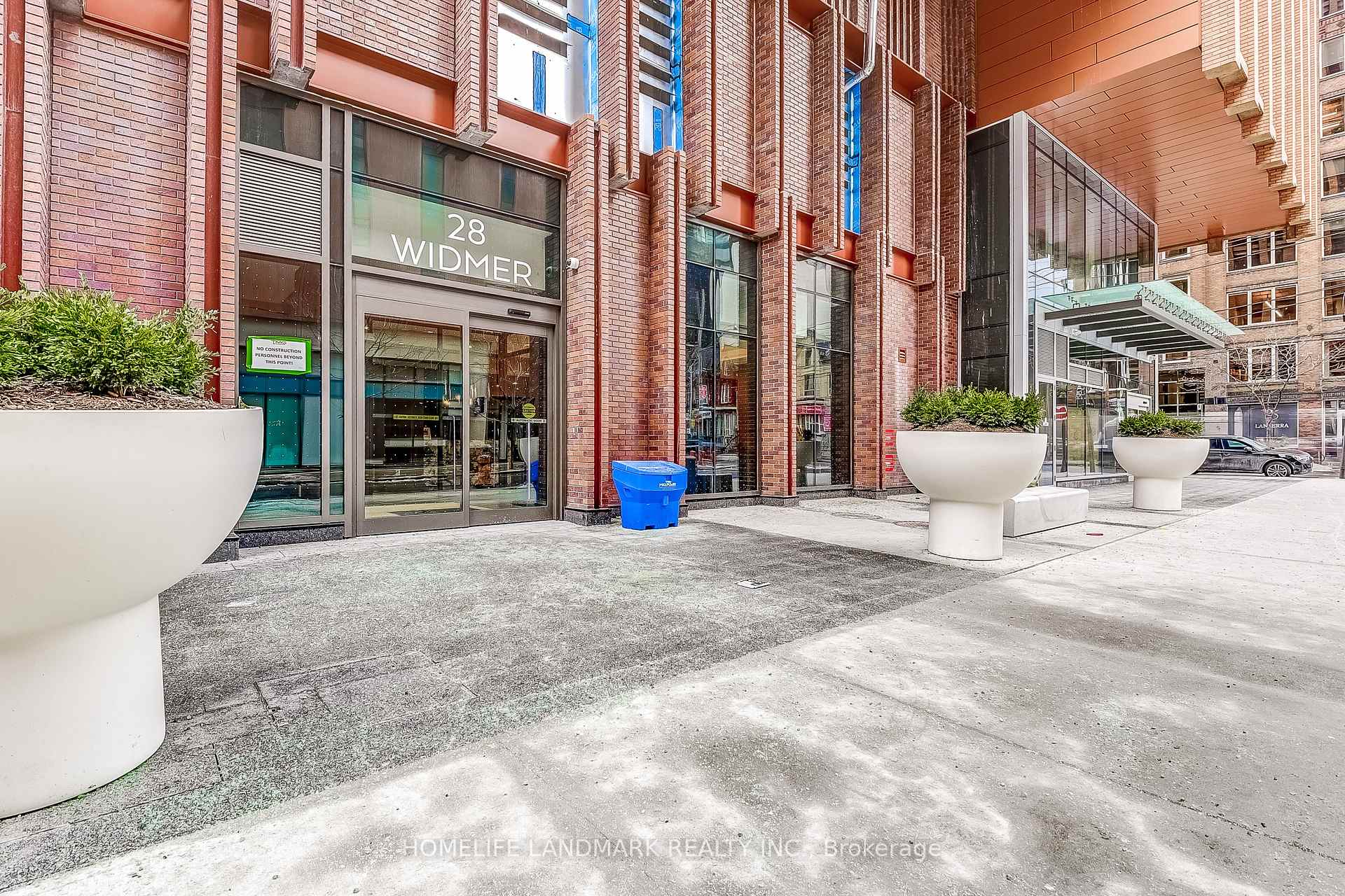 3 Bedrooms Condo at 28 Widmer 3429,  Toronto For sale