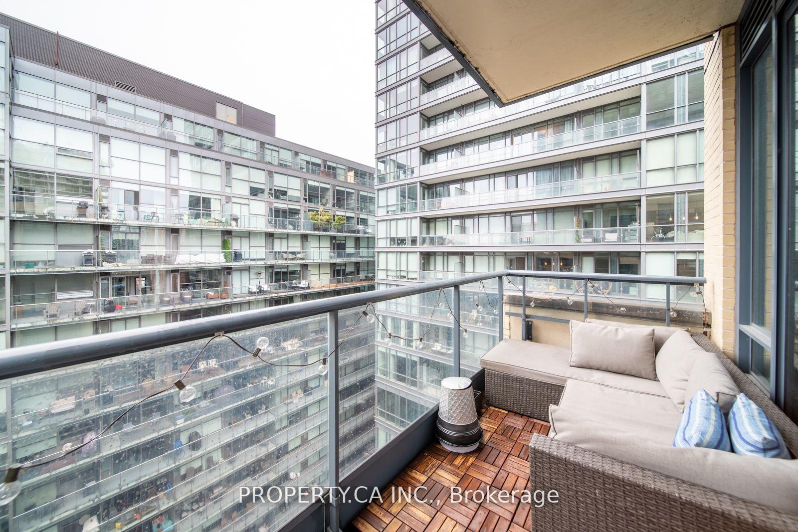 2 Bedrooms Condo at 438 King, Toronto For sale