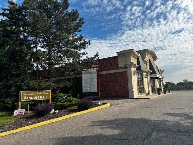 3045 Southcreek Road Unit# # 52 Mississauga Ontario L4X 2S6