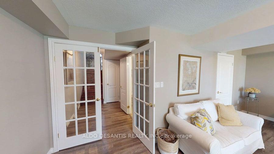 3 Bedrooms Condo at 348 Highland, Hamilton For sale