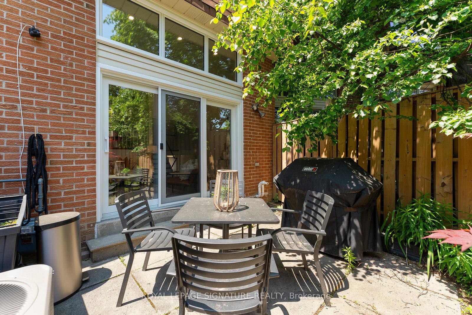 1 Bedroom Condo at 70 Jenny Wrenway, Toronto For sale