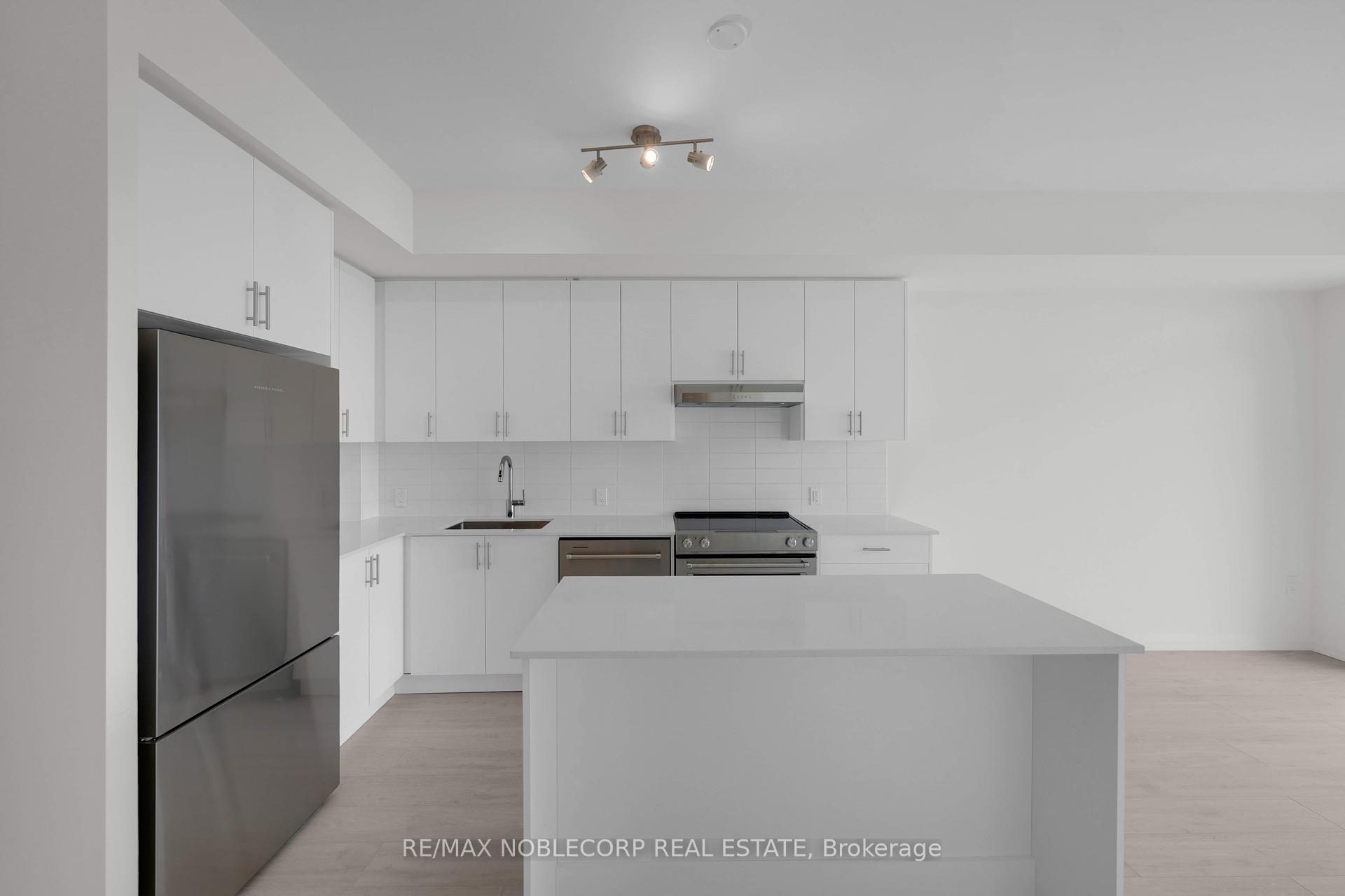 1 Bedroom Co-op at 8960 Jane, Vaughan For sale