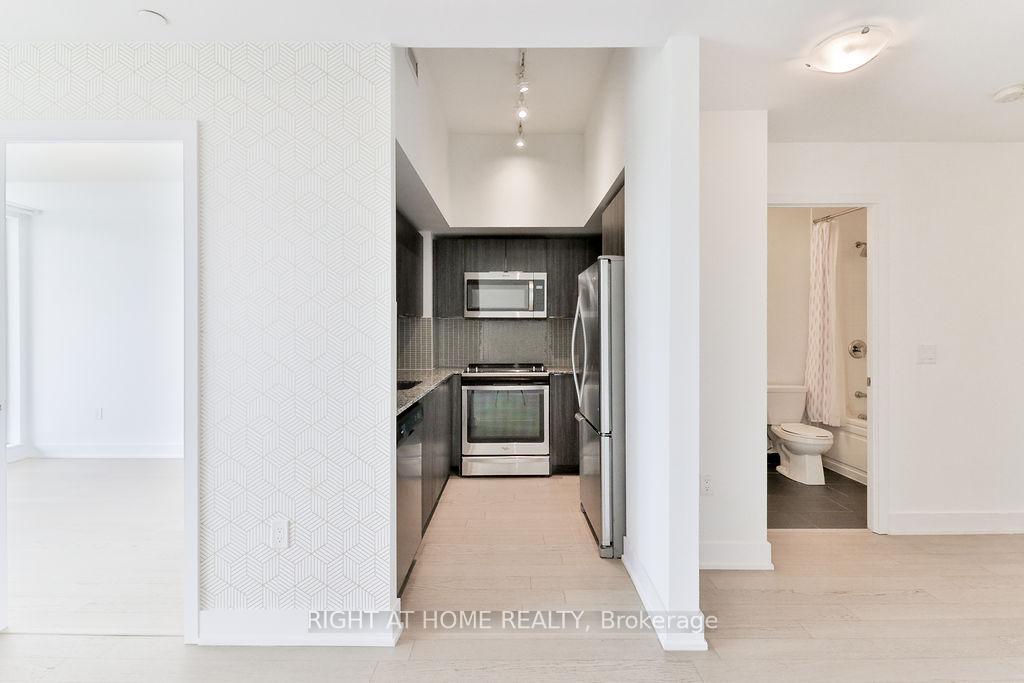 2 Bedrooms Condo at 30 Shore Breeze, Toronto For sale