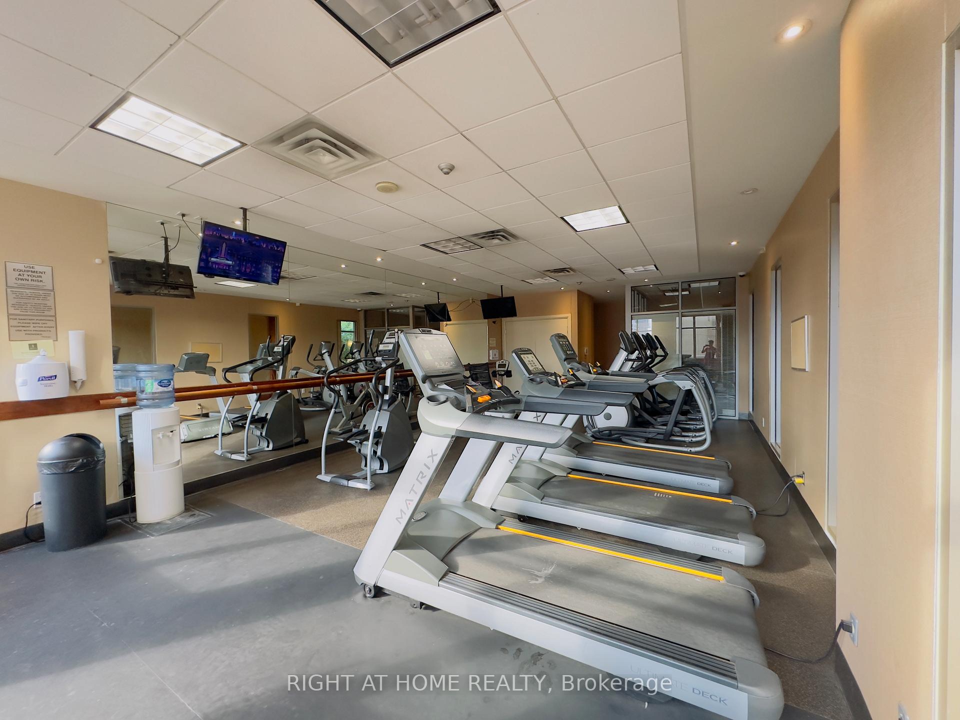 2 Bedrooms Condo at 4090 Living Arts, Mississauga For sale