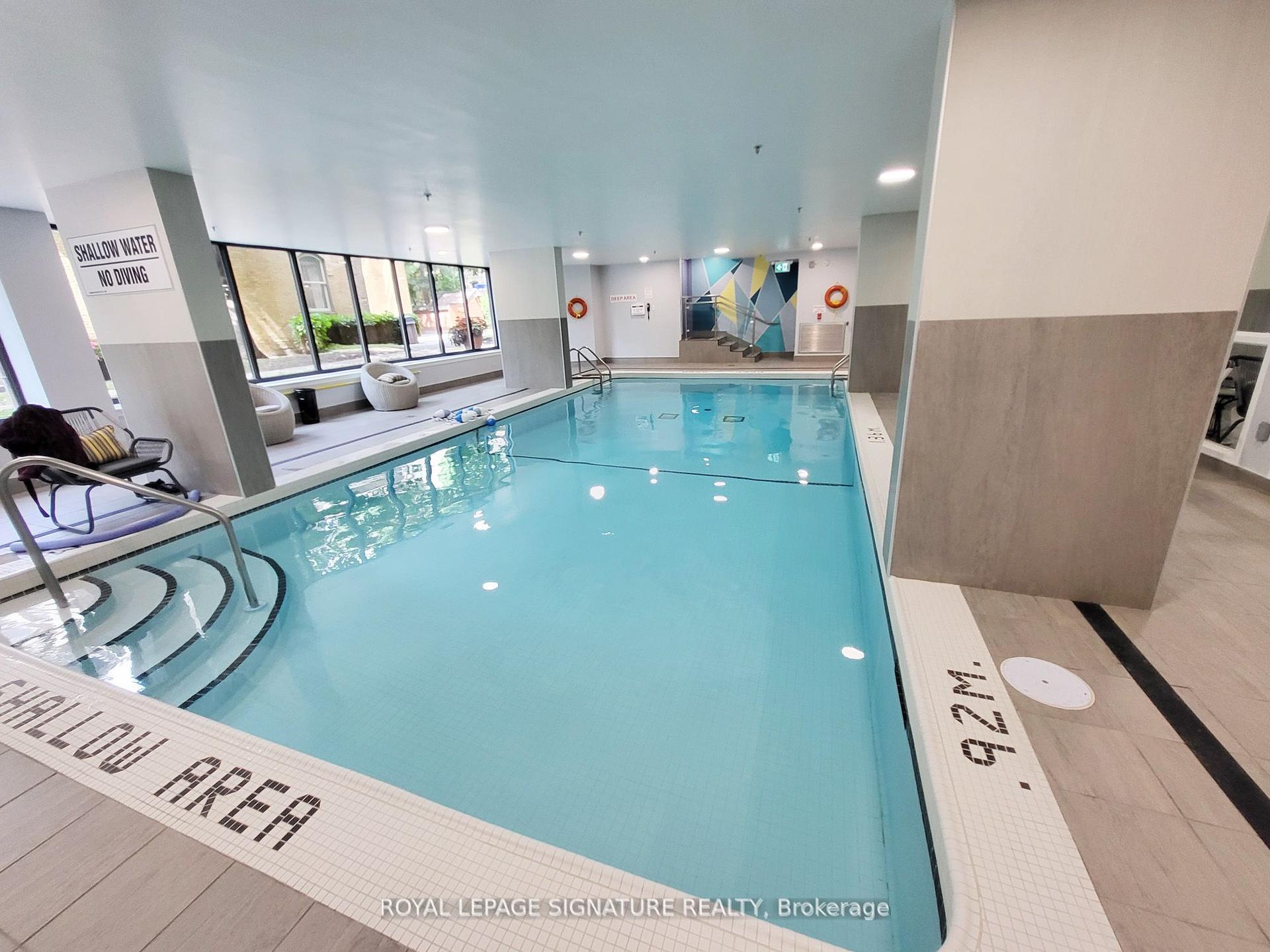 2 Bedrooms Condo at 77 Maitland, Toronto For sale