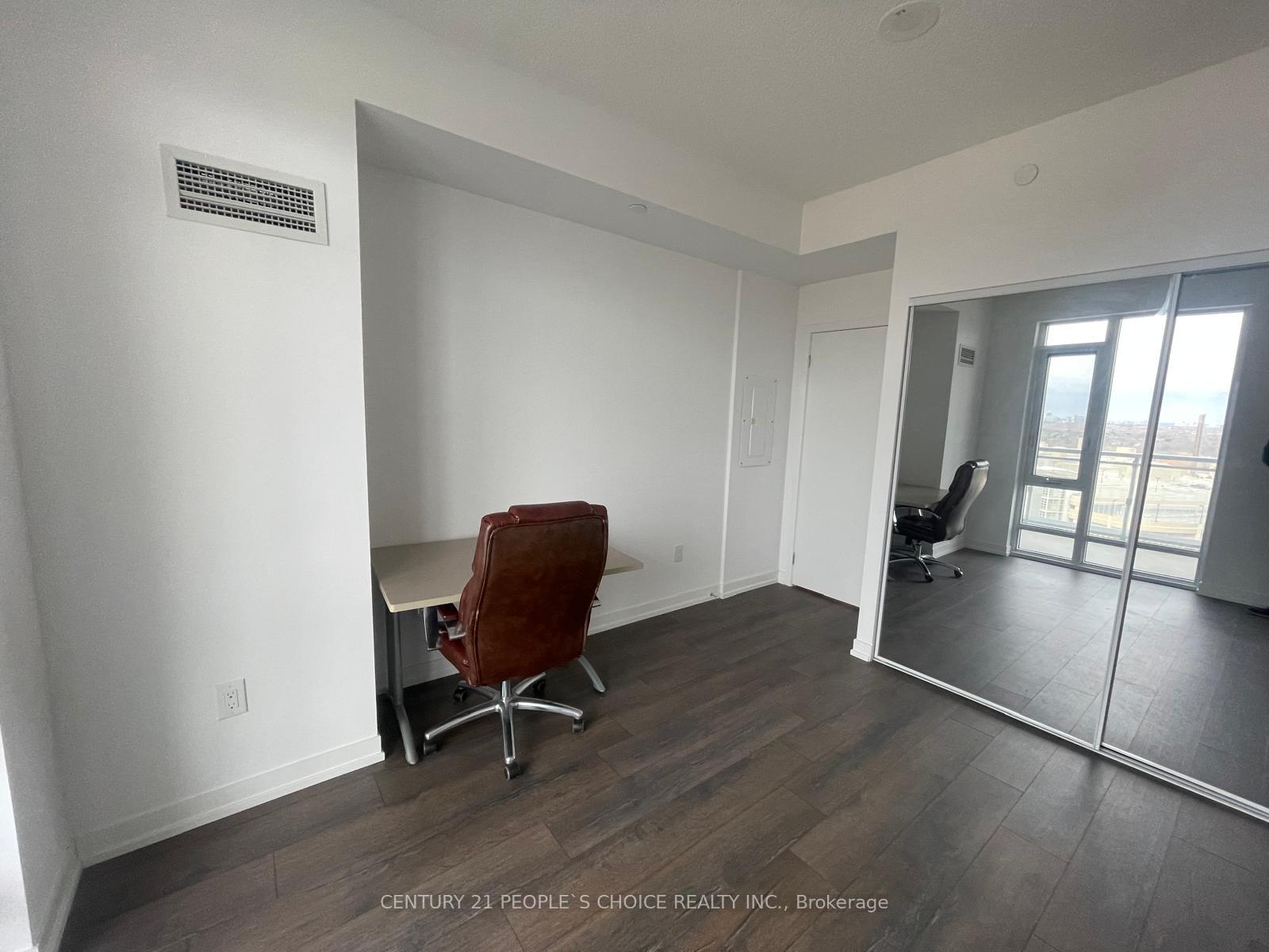 3 Bedrooms Condo at 2520 Eglinton, Mississauga For sale