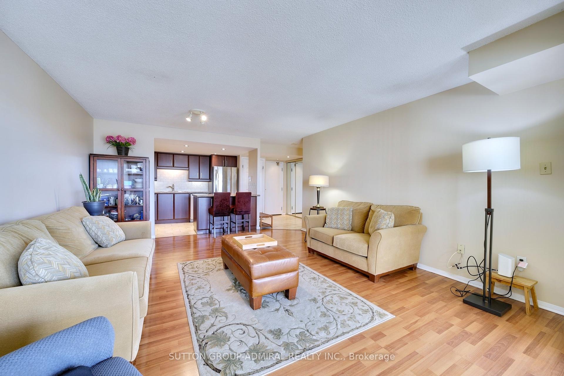 2 Bedrooms Condo at 2091 Hurontario, Mississauga For sale