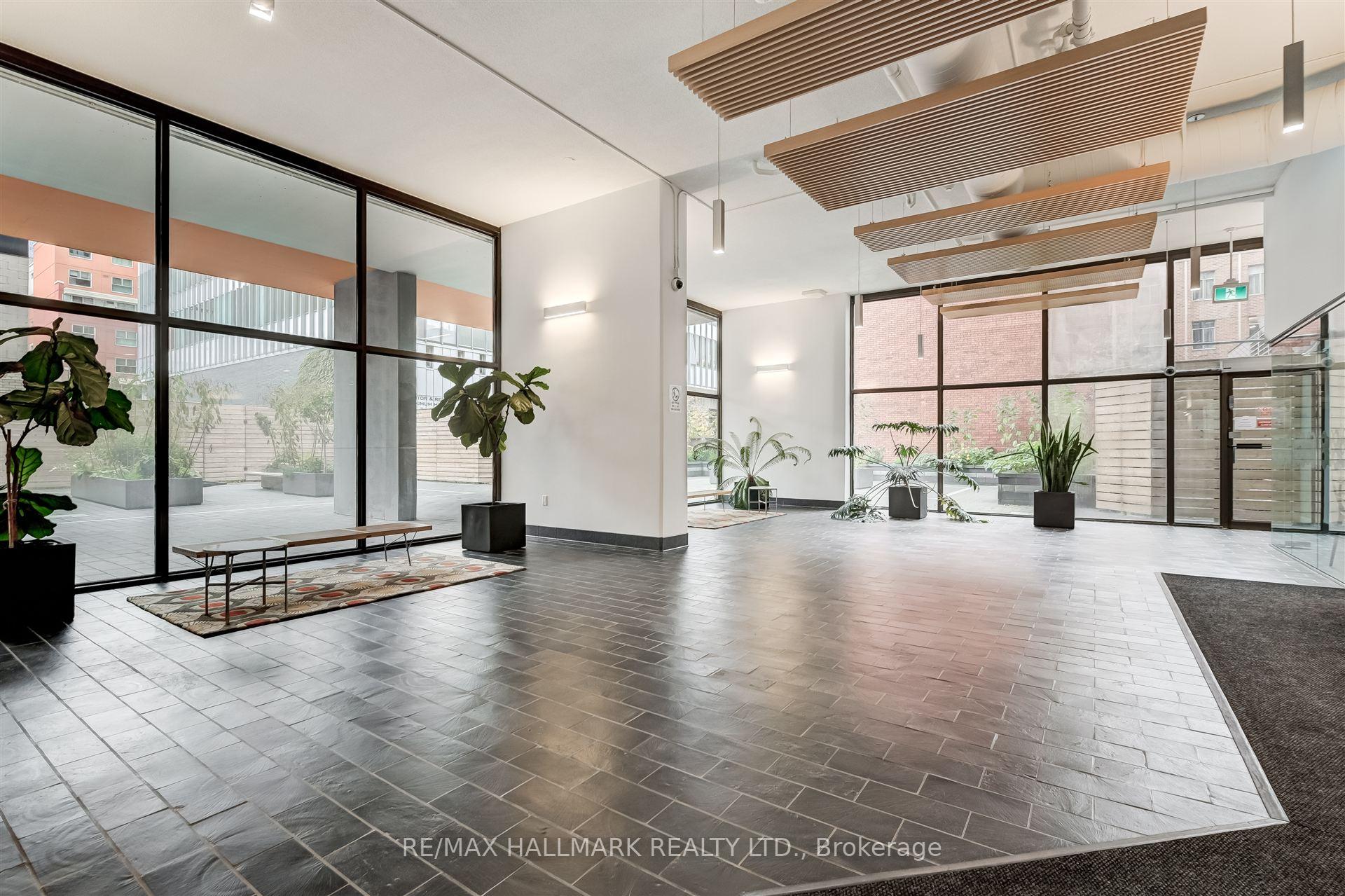 2 Bedrooms Condo at 86 Gerrard, Toronto For sale