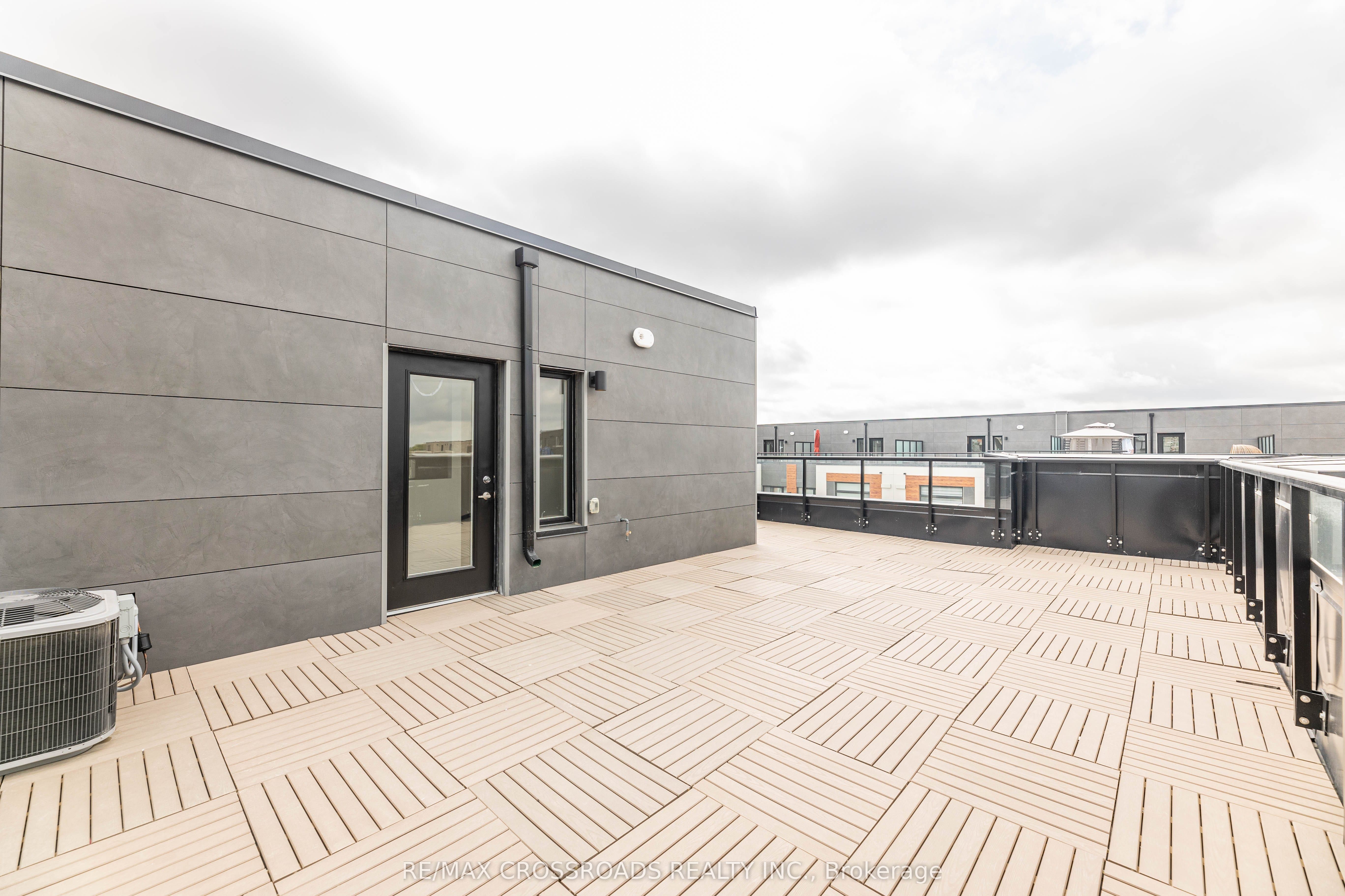 10 David Eyer Road E, #1203