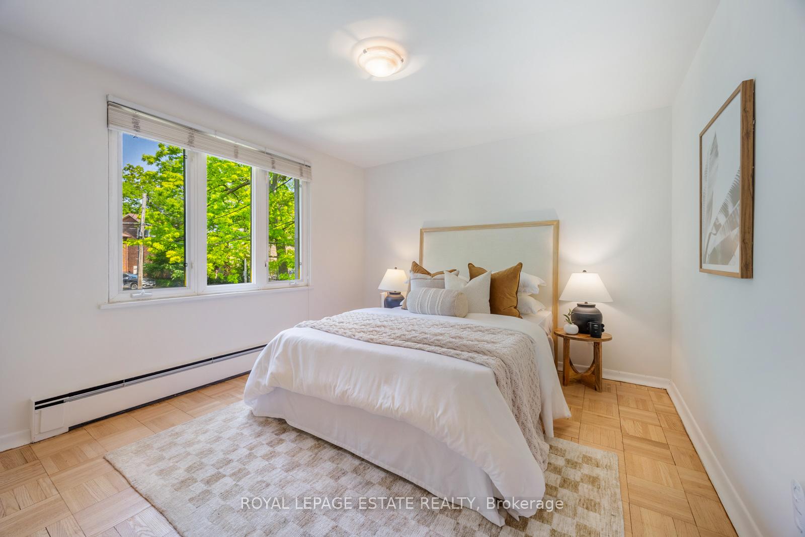 2 Bedrooms Co-op at 21 Benlamond, Toronto For sale