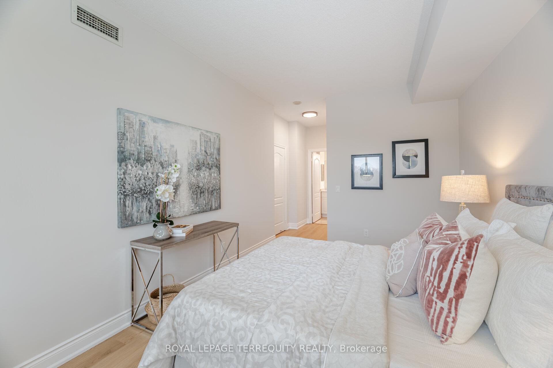 2 Bedrooms Condo at 1101 Leslie,  Toronto For sale