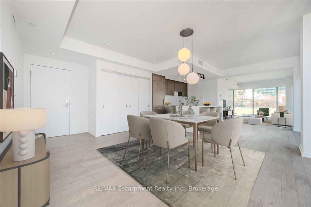 2 Bedrooms Condo at 60 Colborne, Toronto For sale