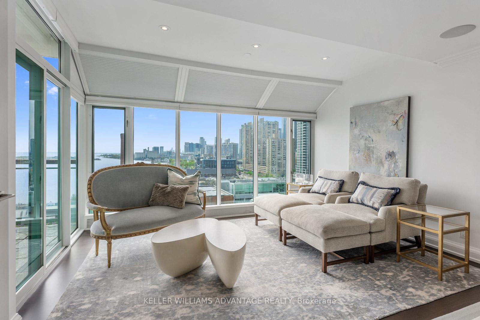 5 Bedrooms Condo at 211 Queens, Toronto For sale