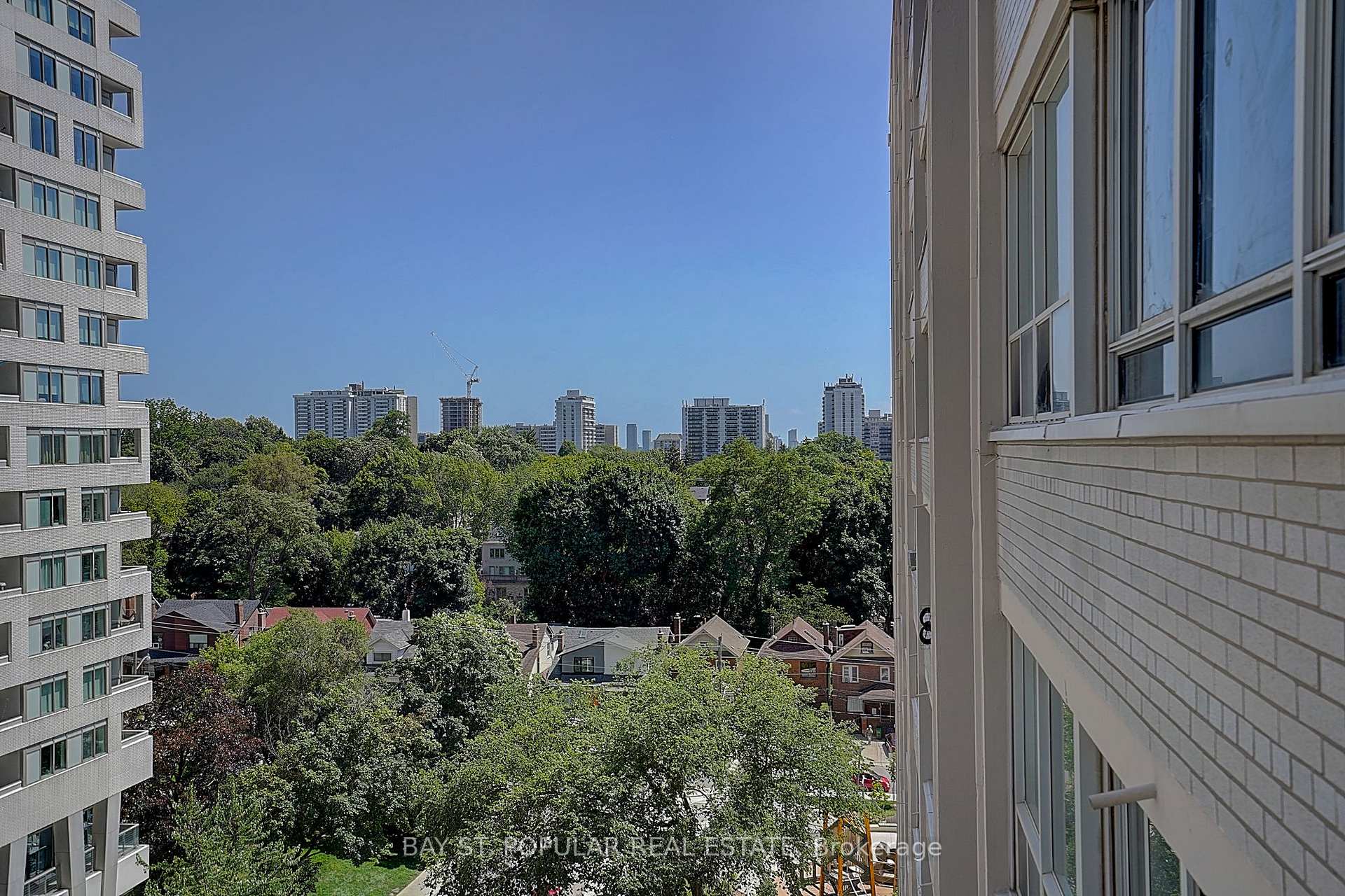 2 Bedrooms Condo at 50 Dunfield, Toronto For sale