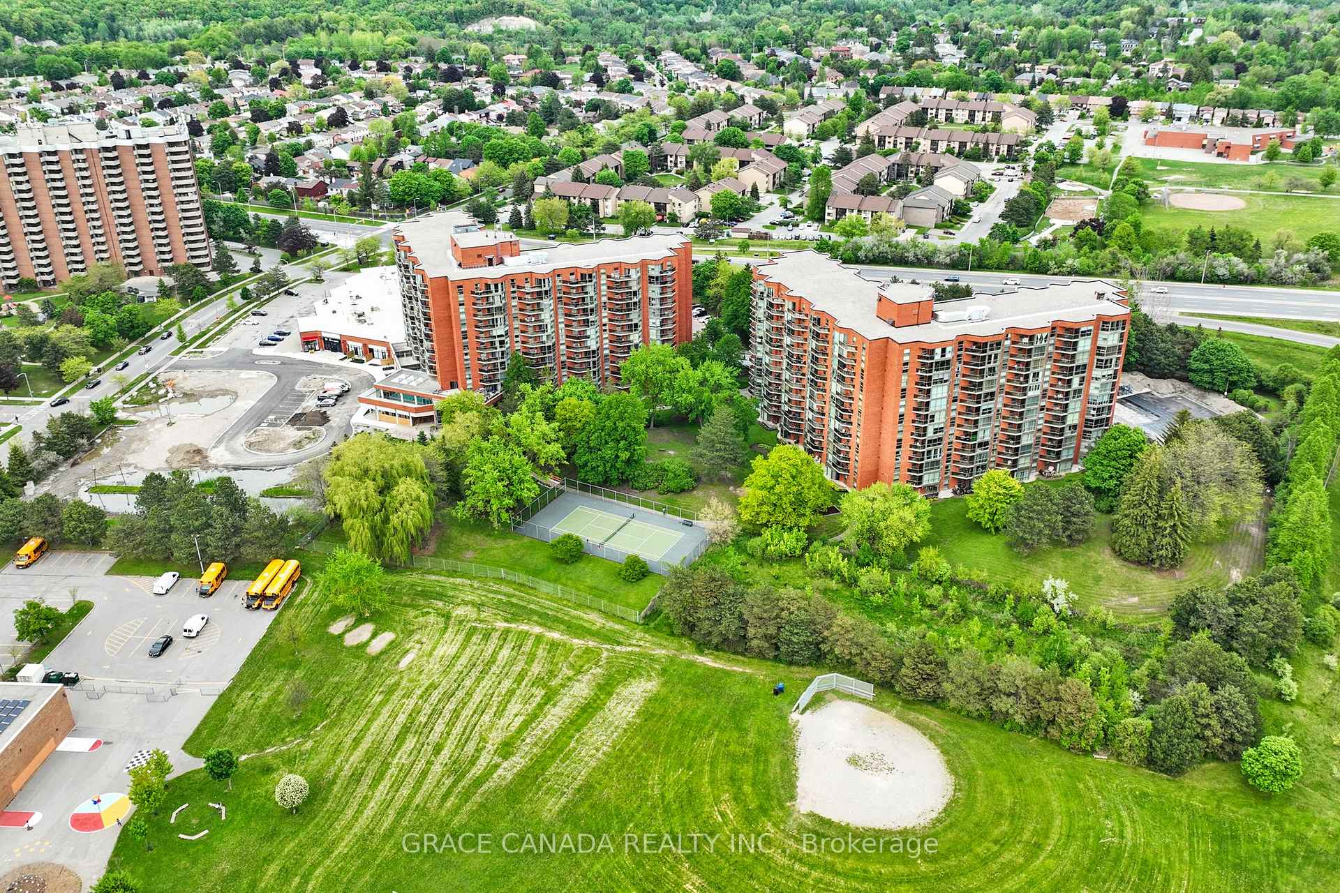 2 Bedrooms Condo at 10 Dean Park, Toronto For sale