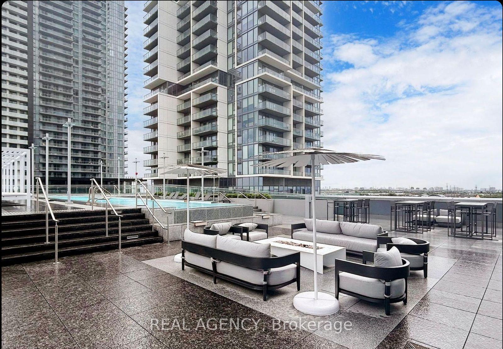 2 Bedrooms Condo at 1000 Portage,  Vaughan For sale