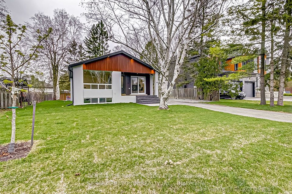 19 Holman Crescent