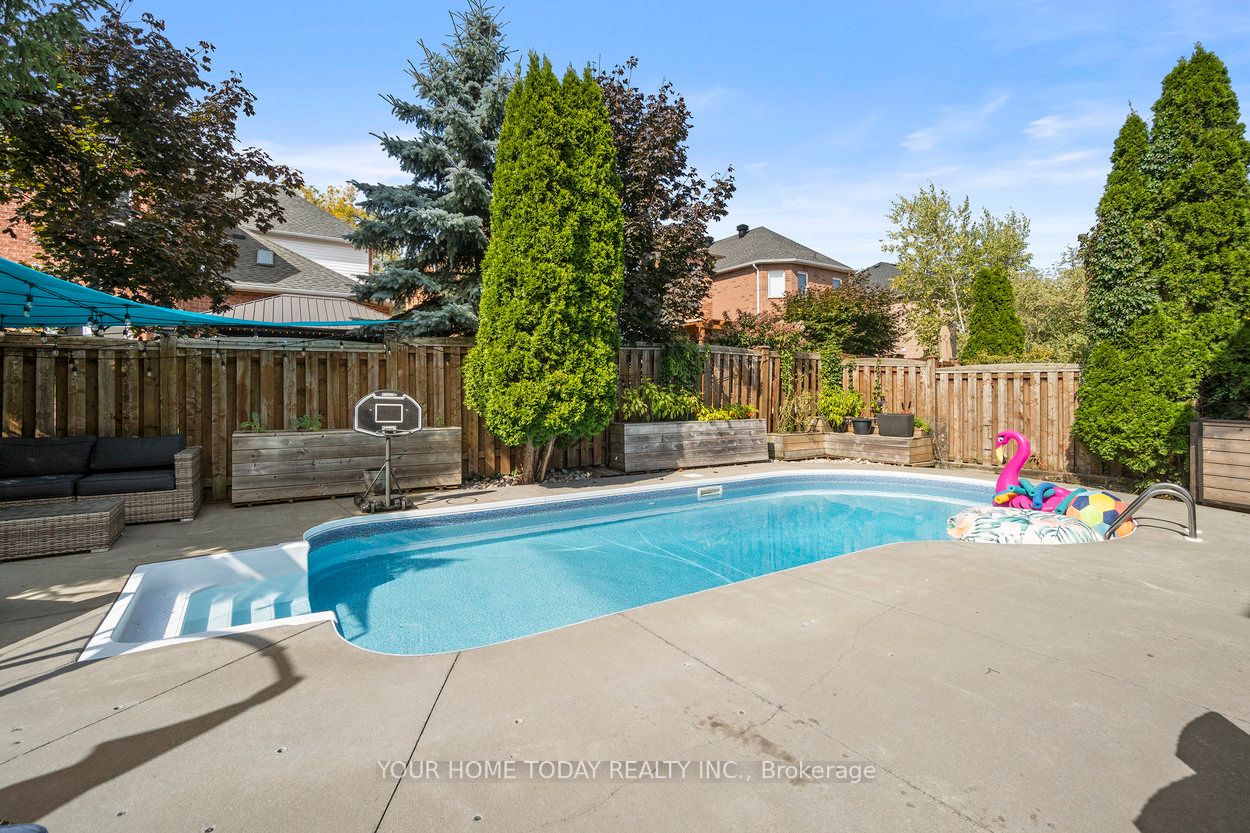 23 North Ridge Crescent
