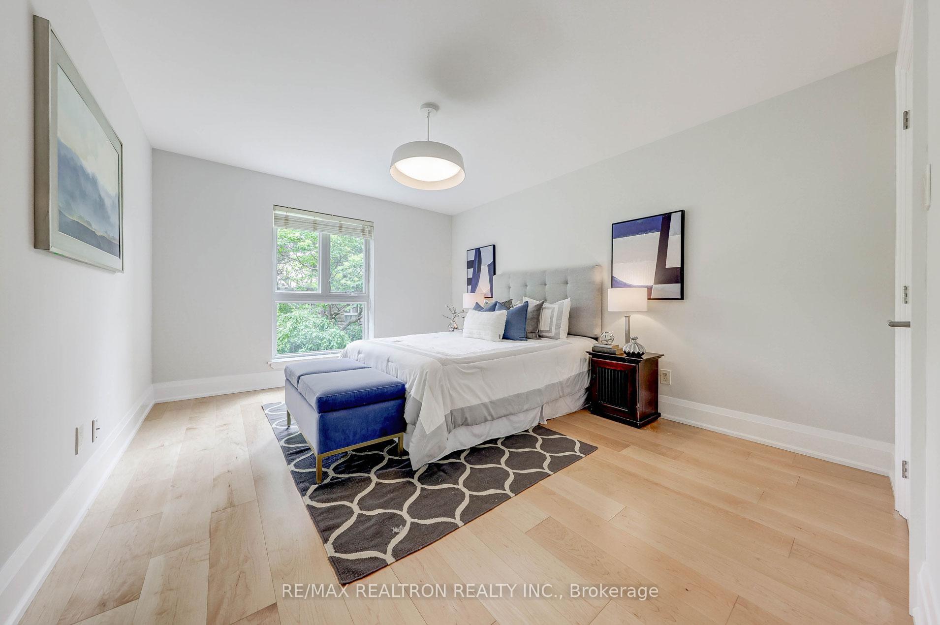 5 Bedrooms Condo at 14 Anvil Millway, Toronto For sale