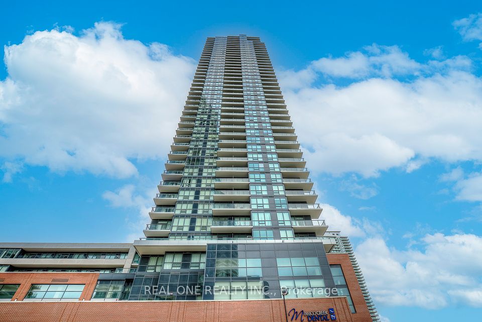 2200 Lakeshore