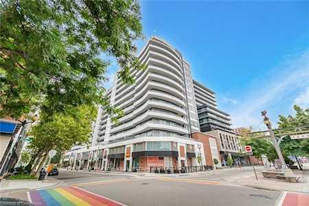 2 Bedrooms Condo at 212 King William, Hamilton For sale