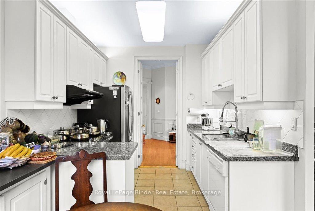 3 Bedrooms Condo at 88 Grandview,  Toronto For sale