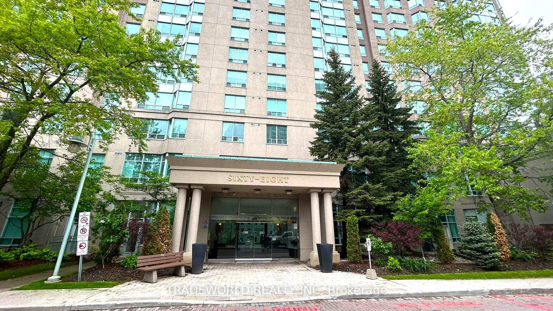 2 Bedrooms Condo at 68 Corporate, Toronto For sale