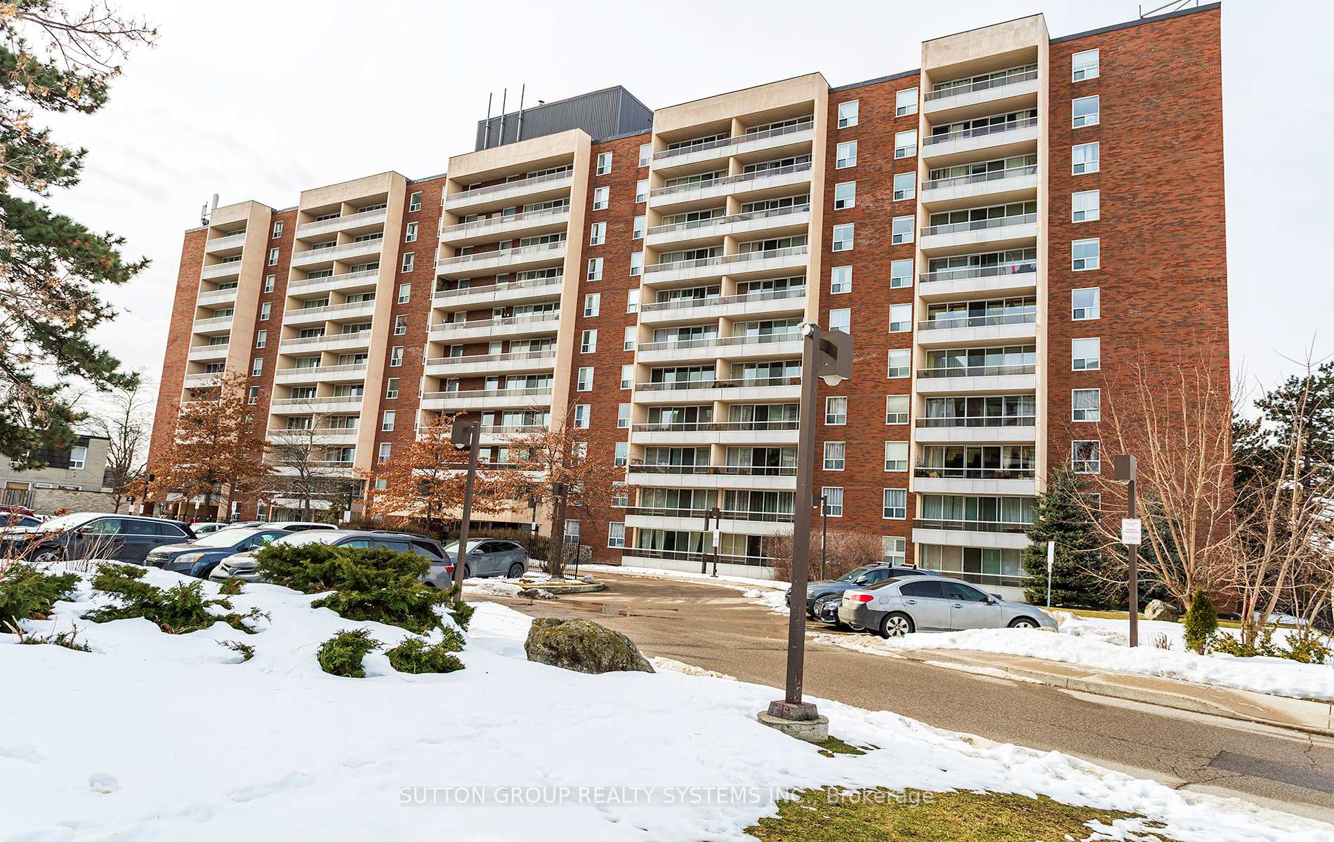 2 Bedrooms Condo at 31 Four Winds, Toronto For sale