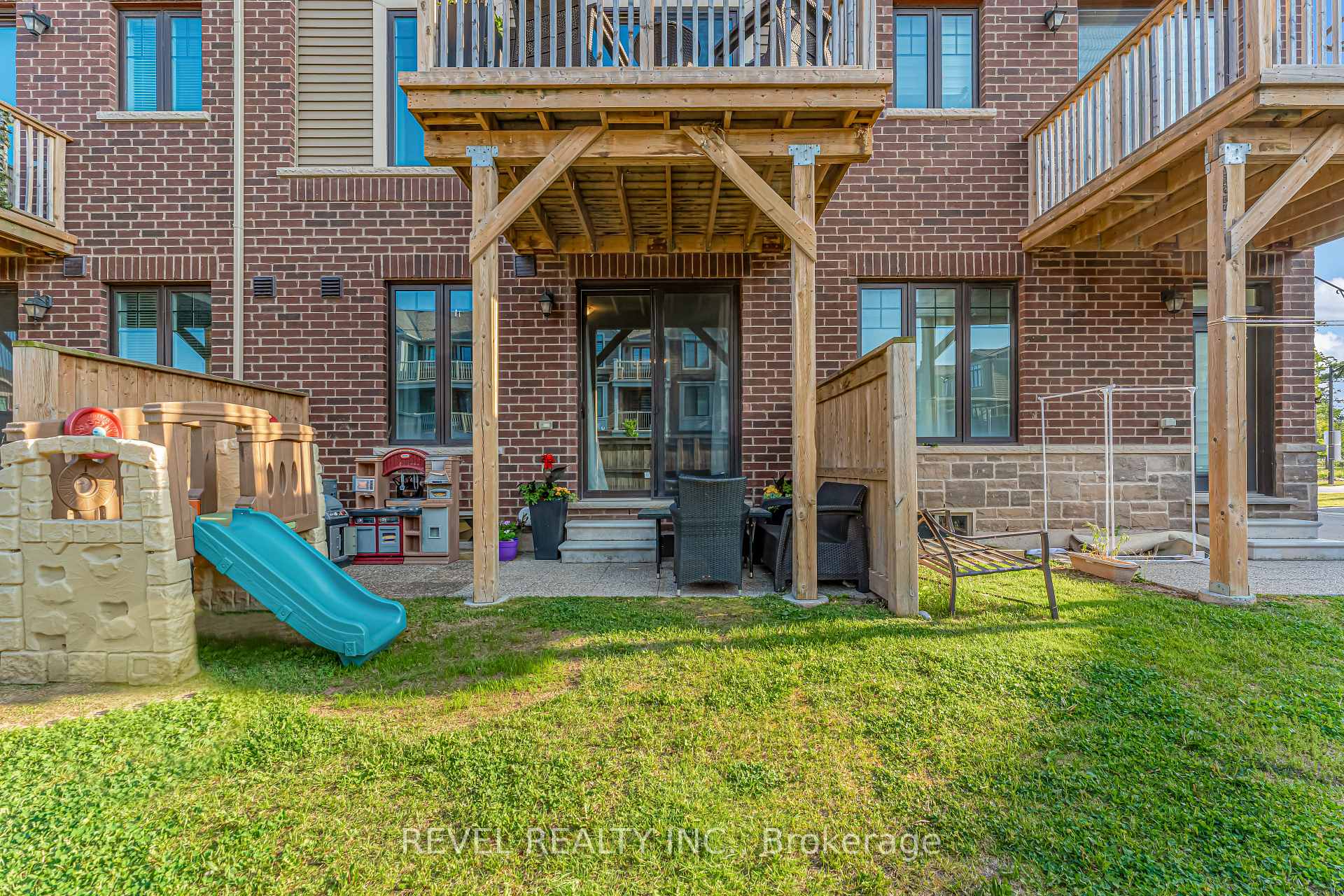 3 Bedrooms Condo at 288 Glover, Hamilton For sale