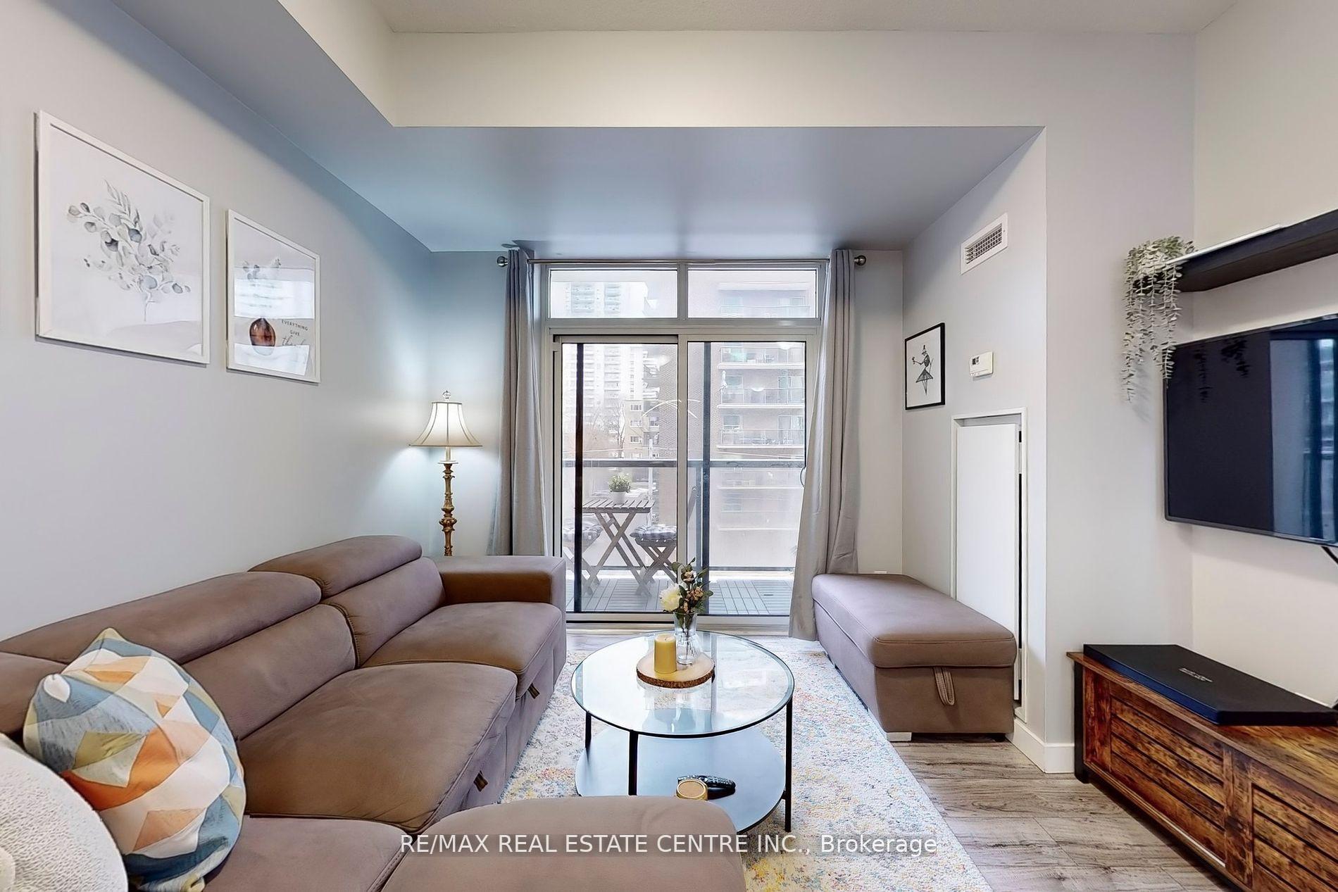 2 Bedrooms Condo at 81 Robinson,  Hamilton For sale