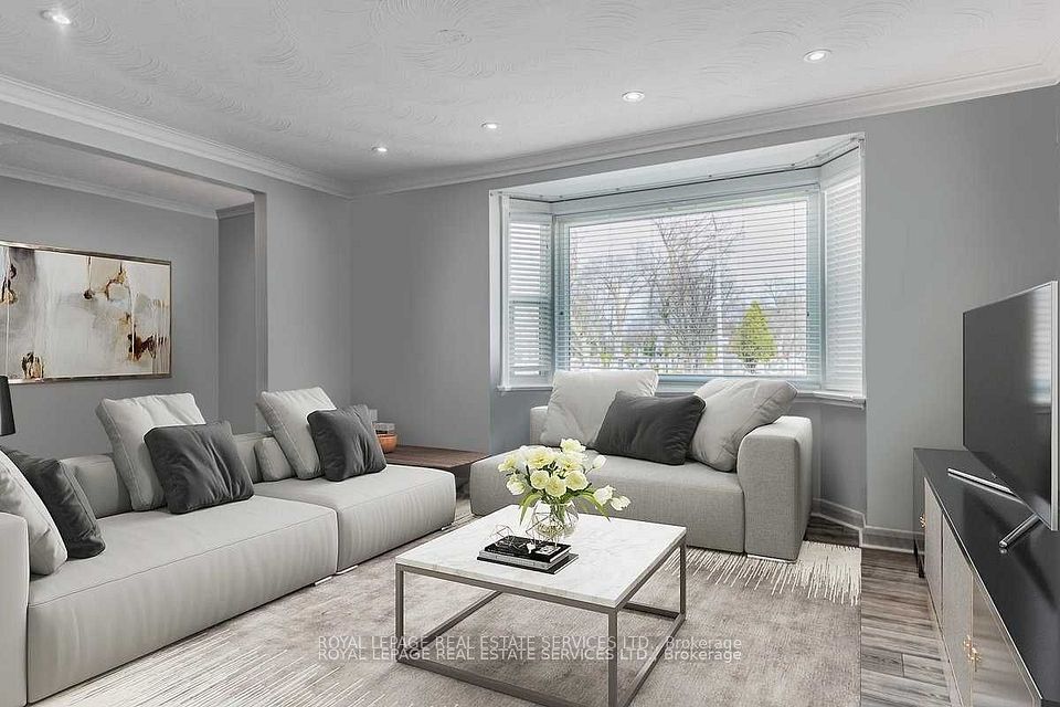 2289 Lawrence Avenue, Toronto, ON M9P 2A7