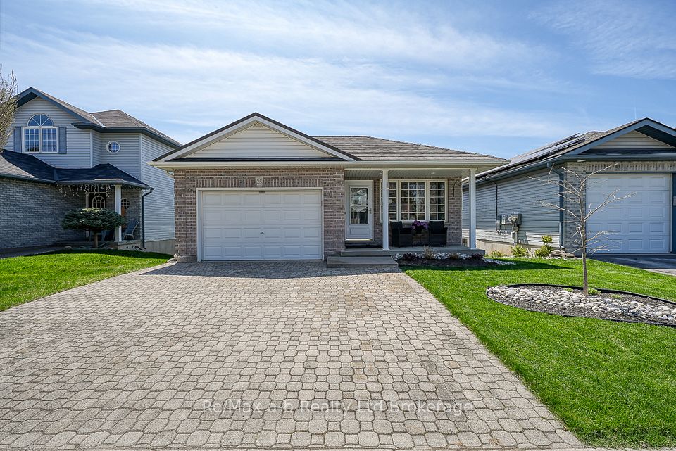 25 Rossiter Road, Ingersoll, ON N5C 4C9