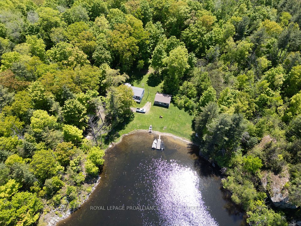 1122 Gananoque Lake