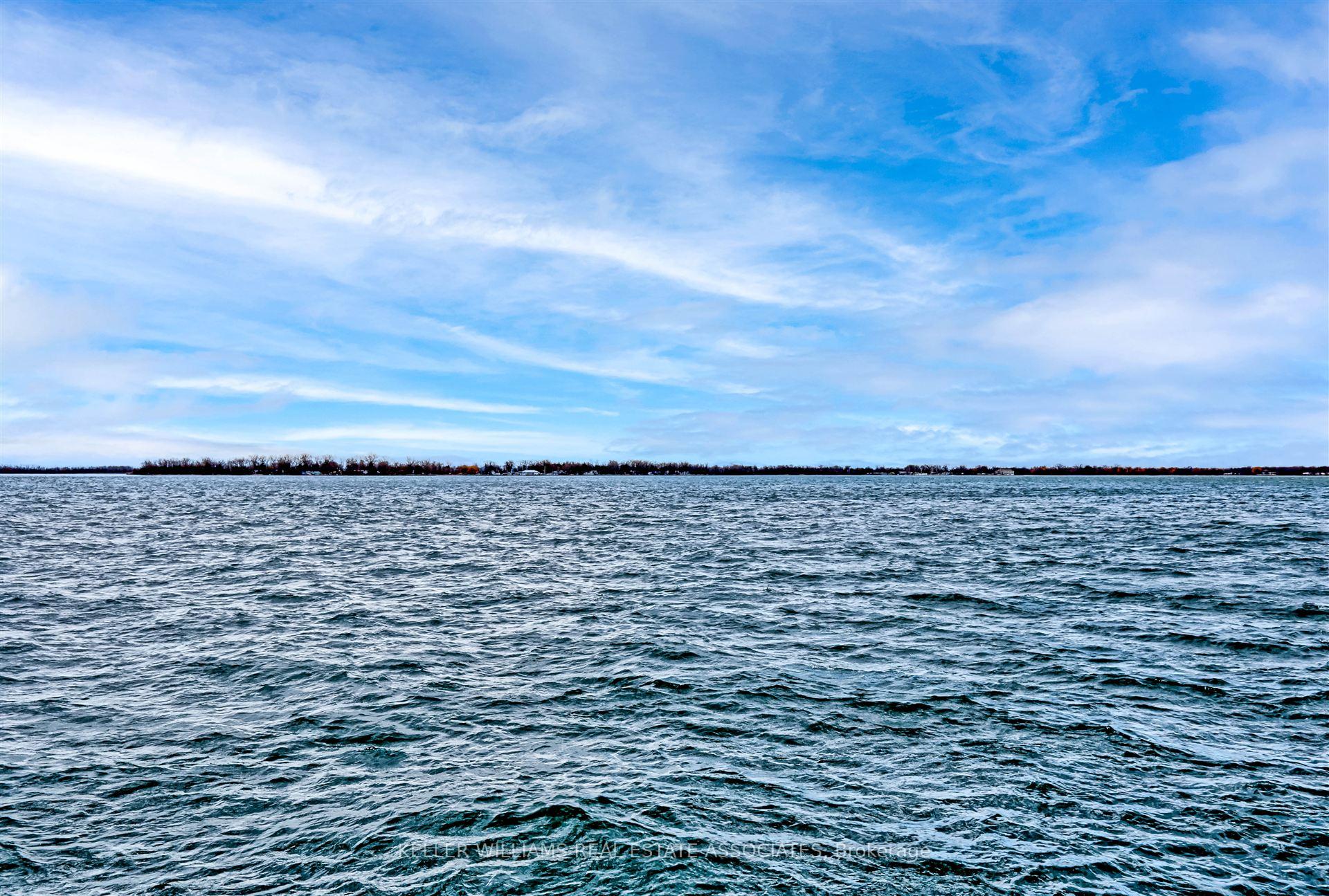 2 Bedrooms Condo at 15 Merchants’ Wharf, Toronto For sale
