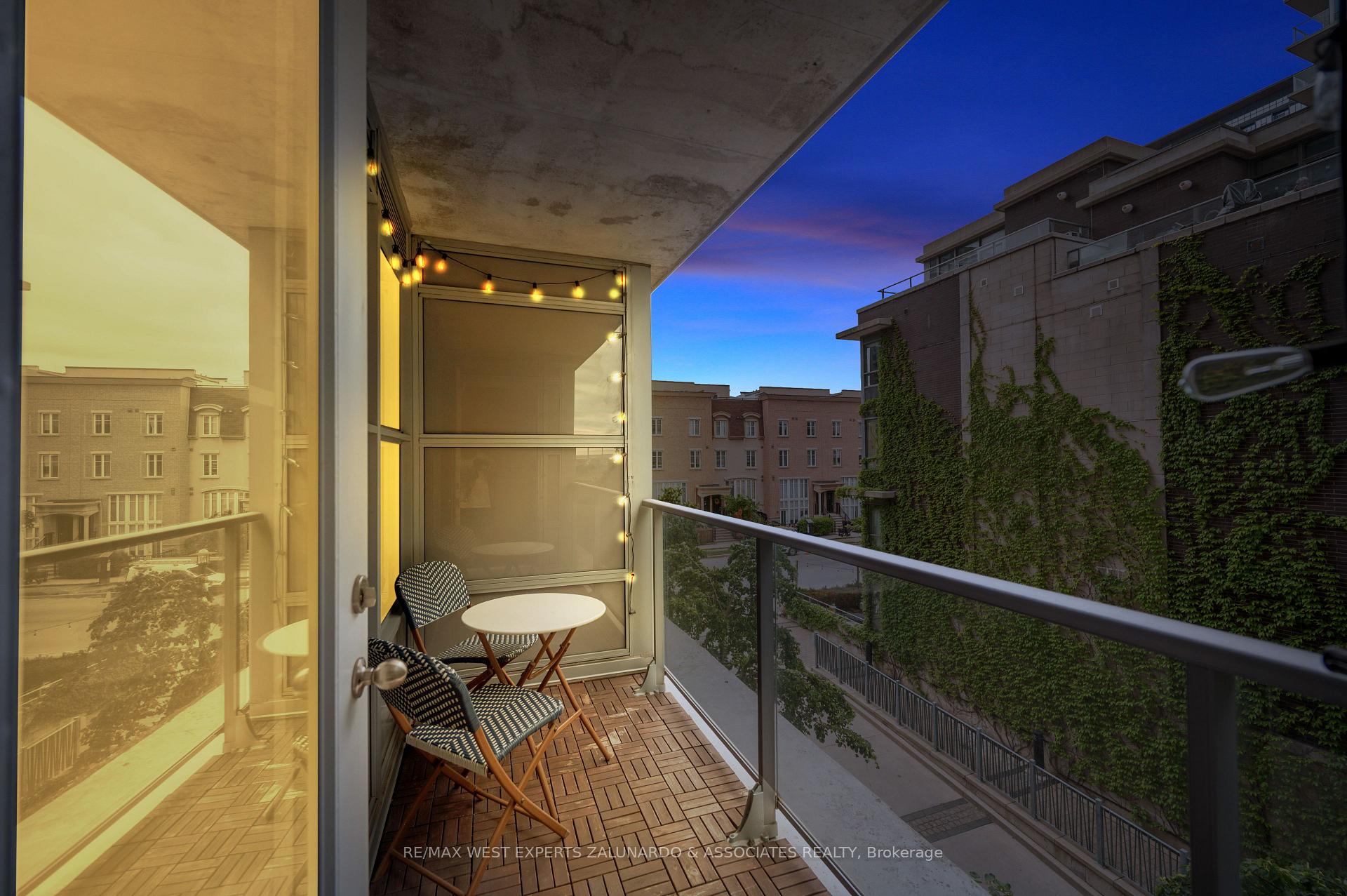 2 Bedrooms Condo at 59 East Liberty, Toronto For sale