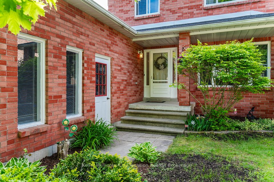 1056 Dina Crescent, Midland, ON L4R 5C6